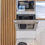Stylish 1br Flat Garden Balcony Parking Apartamento