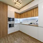 Stylish 1br Flat Garden Balcony Parking Apartamento