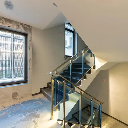 Stylish 1br Flat Garden Balcony Parking Apartamento