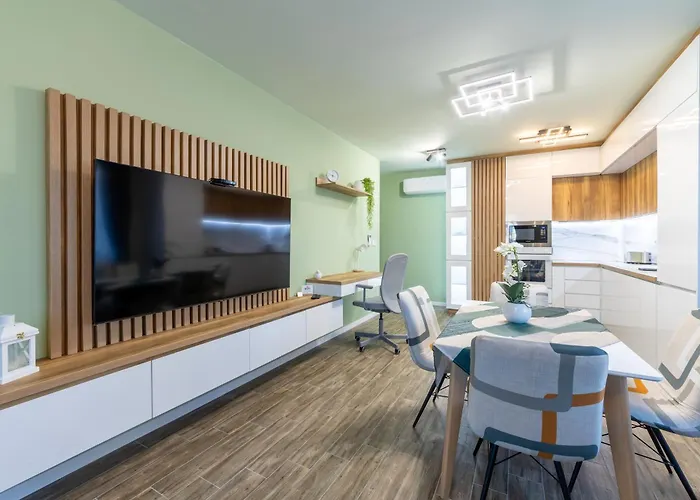 Stylish 1br Flat Garden Balcony Parking