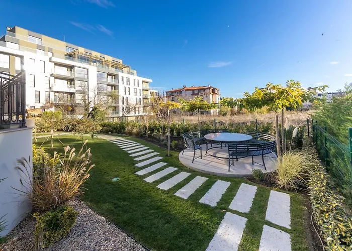 Stylish 1br Flat Garden Balcony Parking *