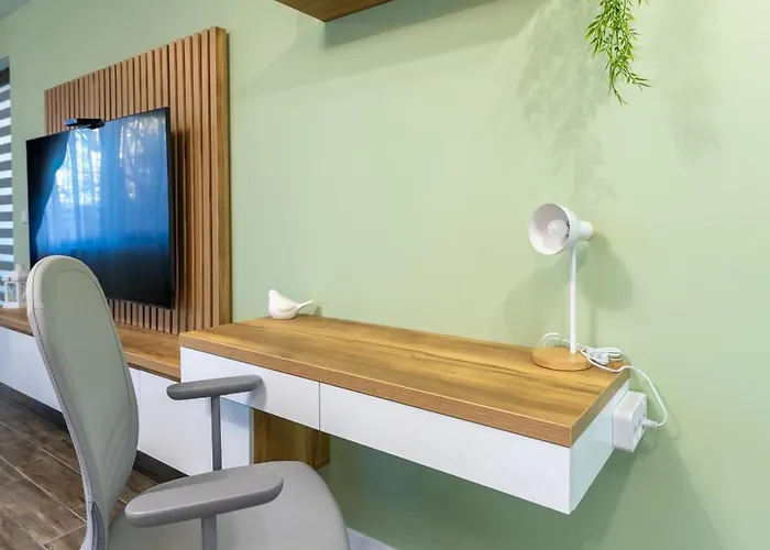 Stylish 1br Flat Garden Balcony Parking Apartment *