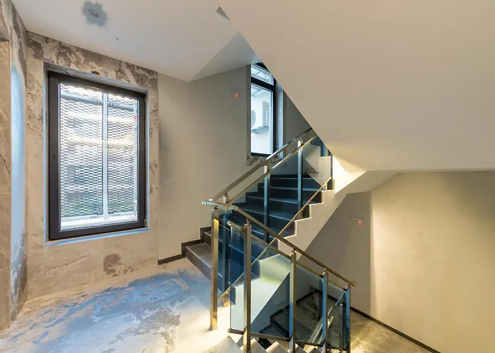 Stylish 1br Flat Garden Balcony Parking Apartment